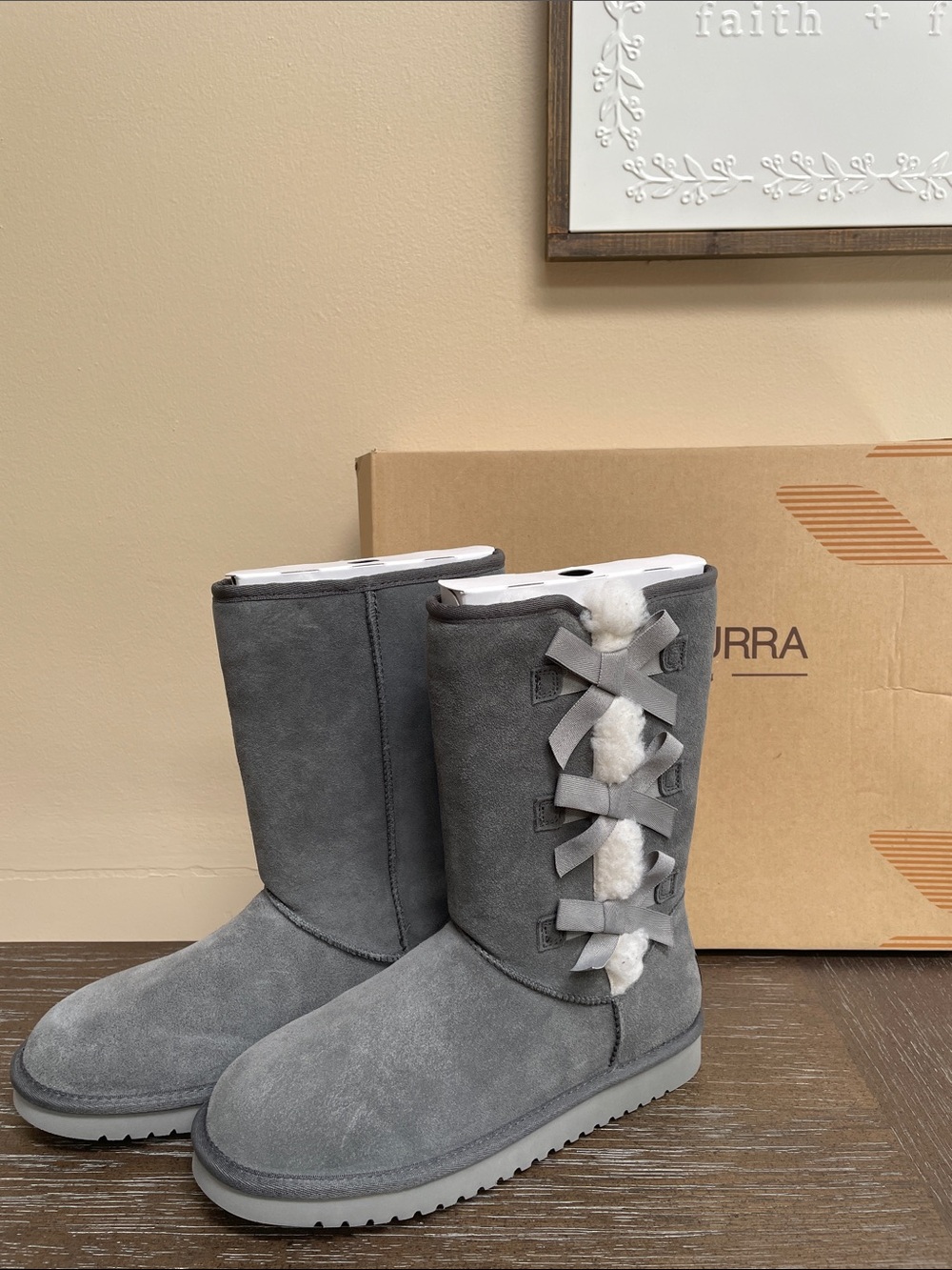 ❄️❄️Brand NEW!❄️❄️Koolaburra Gray Suede Mid-Calf Shearling-Trim Winter Boots❄️❄️